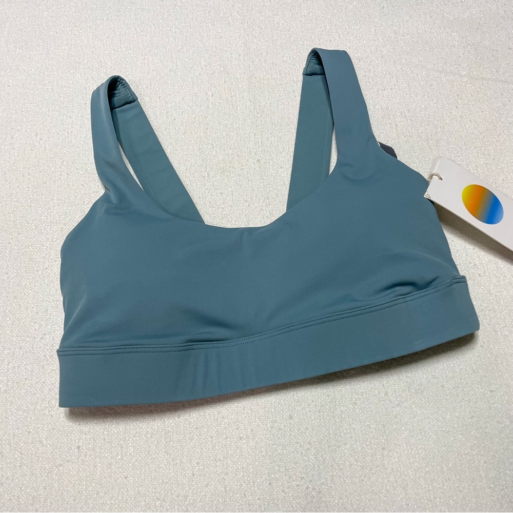 NWT Vuori Stride Bra Size XS in Iron